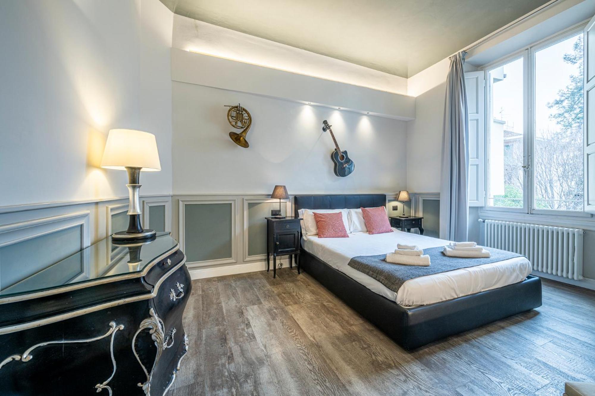 Cherubini Palace Thematic Apartment Firenze Bagian luar foto
