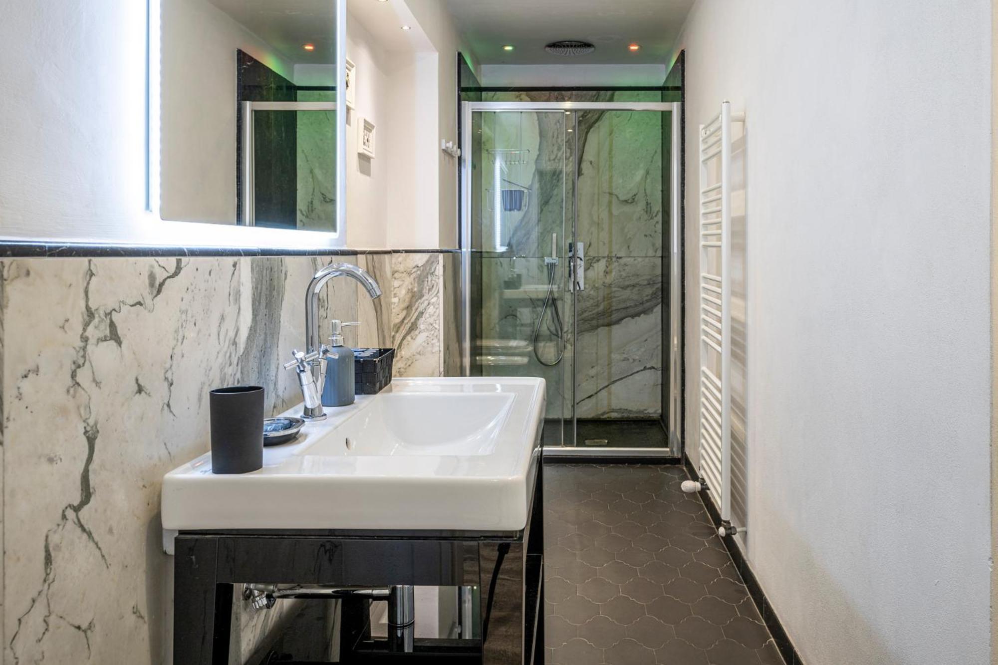 Cherubini Palace Thematic Apartment Firenze Bagian luar foto