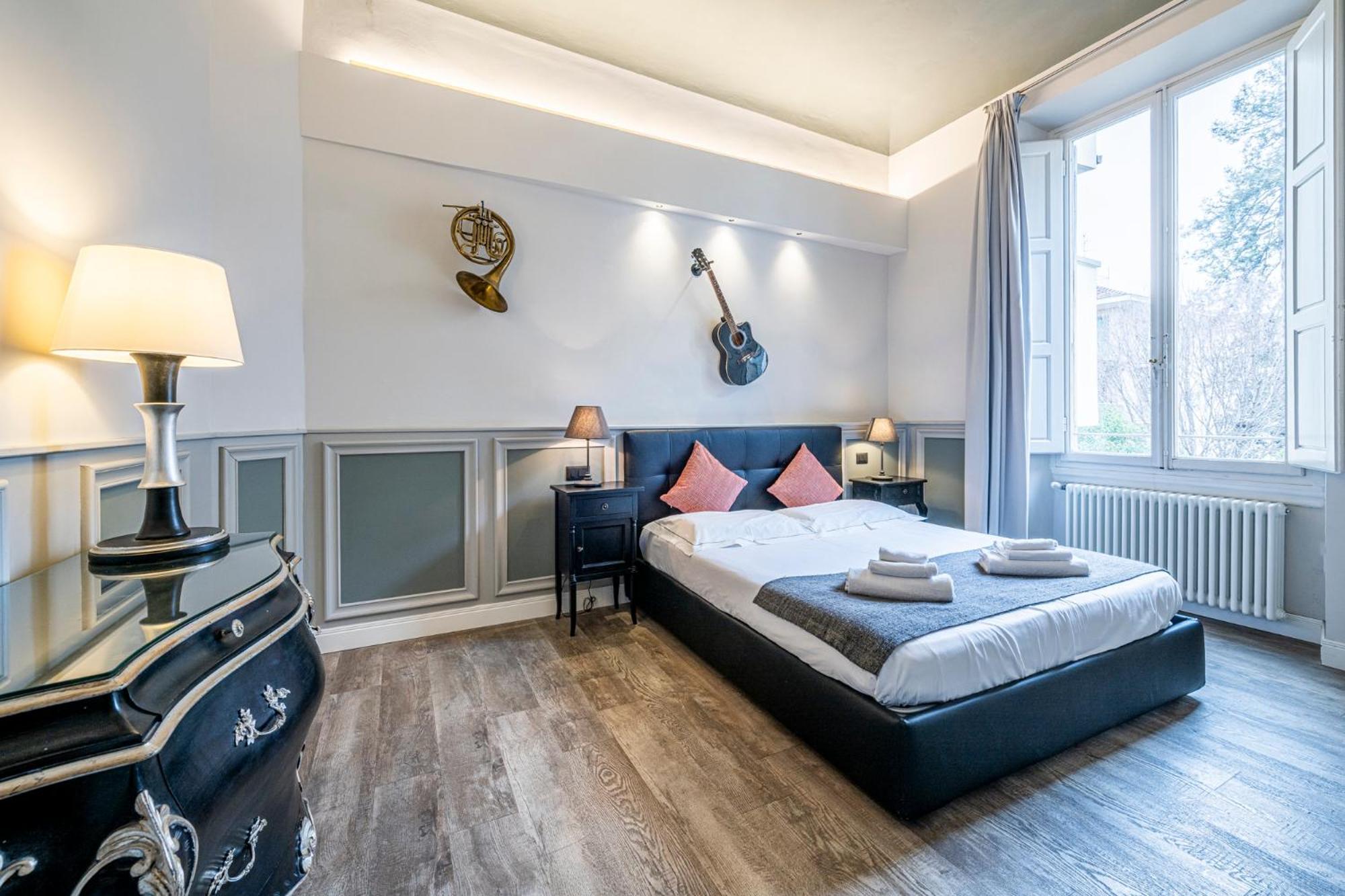 Cherubini Palace Thematic Apartment Firenze Bagian luar foto