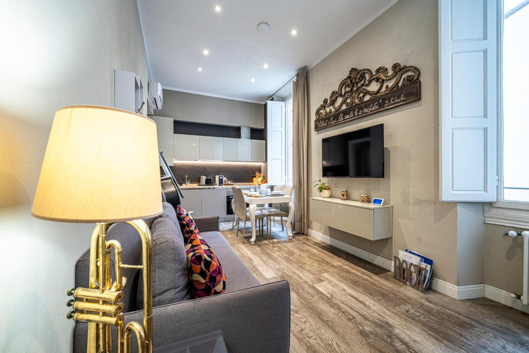 Cherubini Palace Thematic Apartment Firenze Bagian luar foto