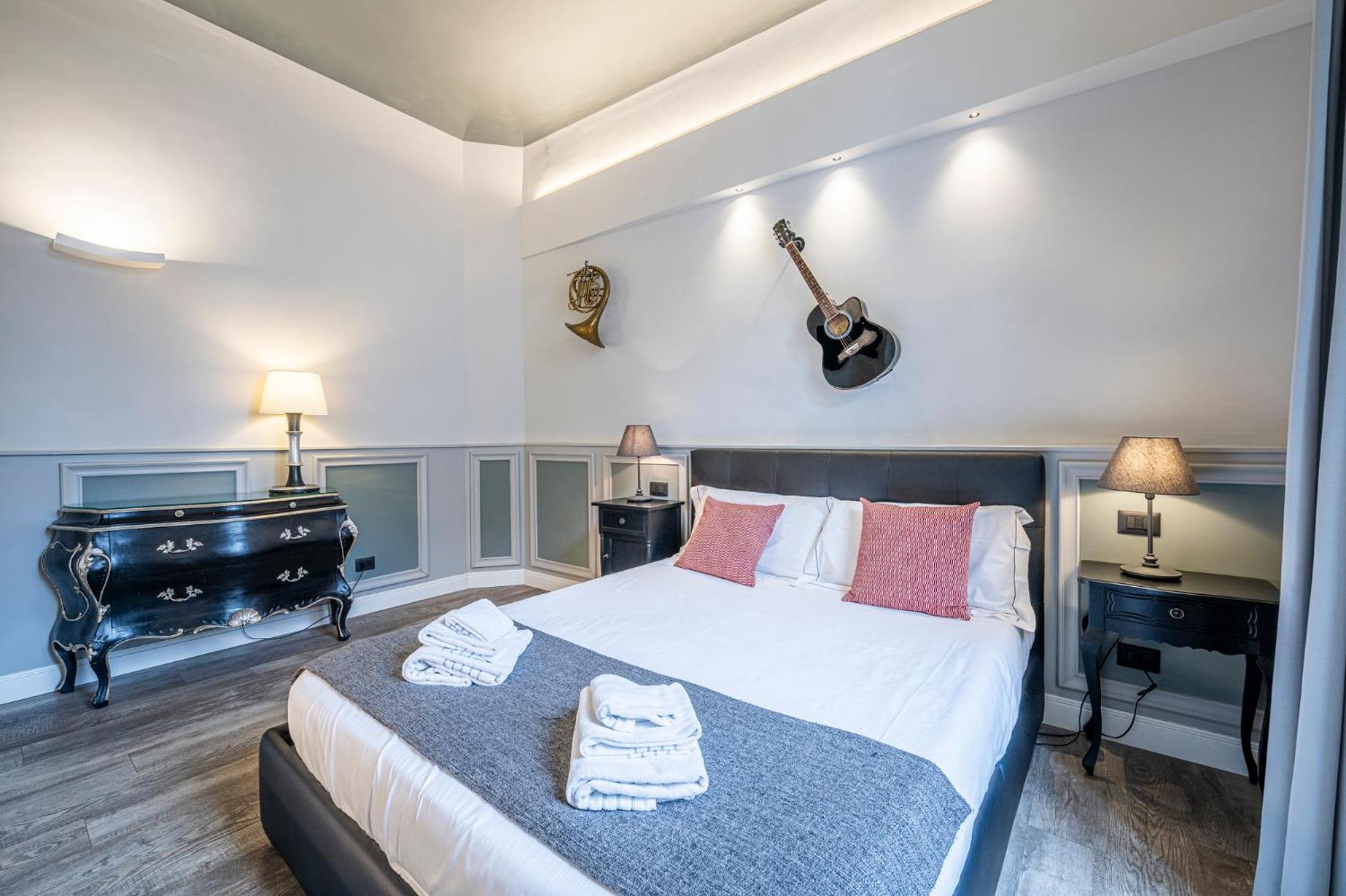 Cherubini Palace Thematic Apartment Firenze Bagian luar foto