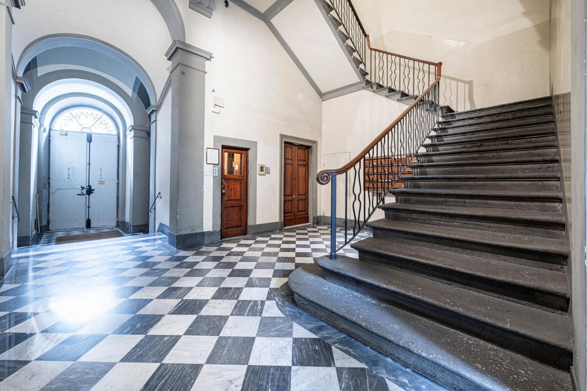 Cherubini Palace Thematic Apartment Firenze Bagian luar foto