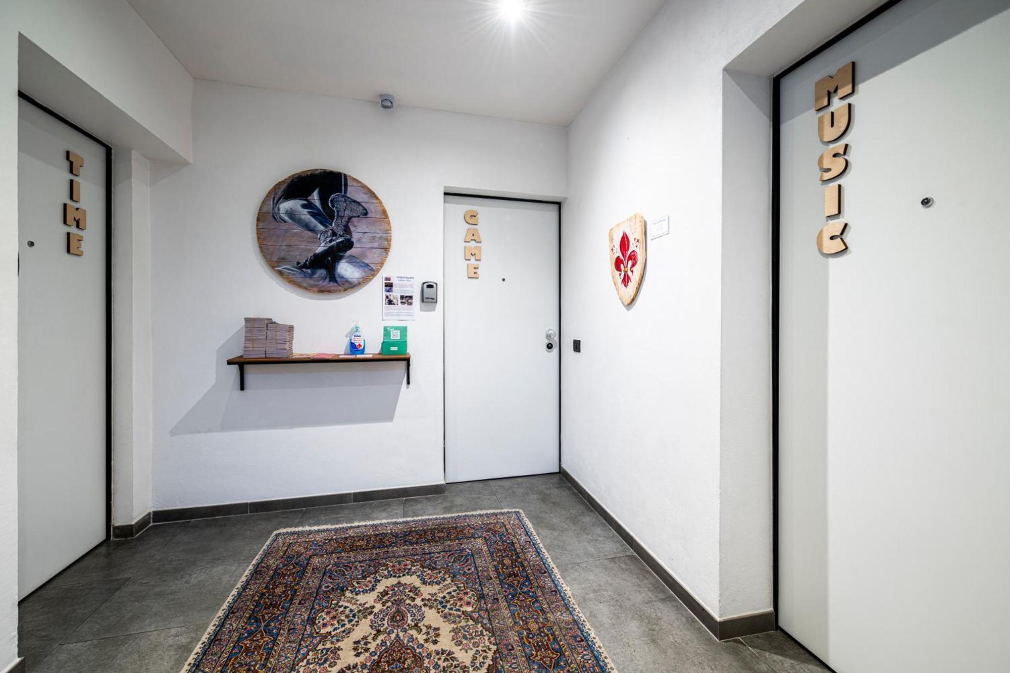 Cherubini Palace Thematic Apartment Firenze Bagian luar foto
