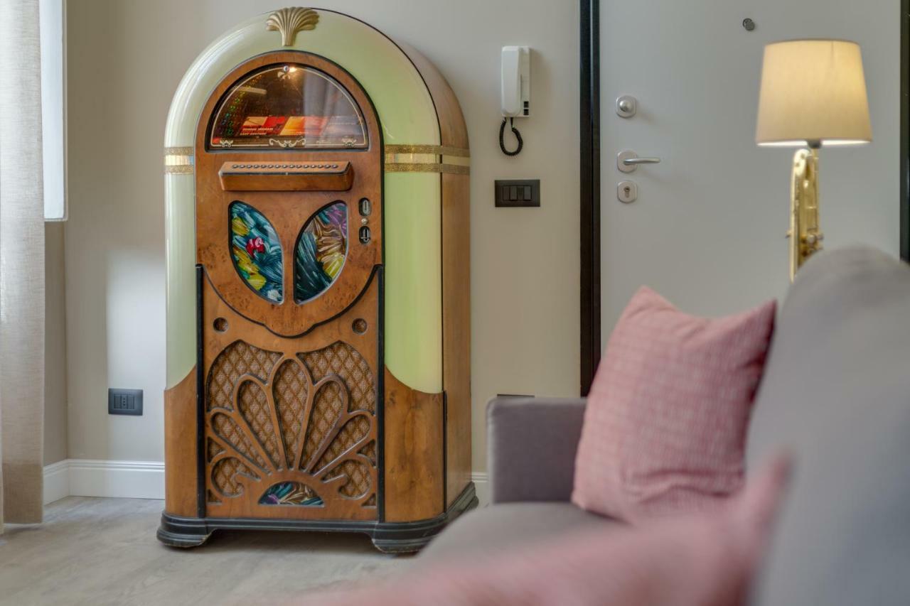 Cherubini Palace Thematic Apartment Firenze Bagian luar foto