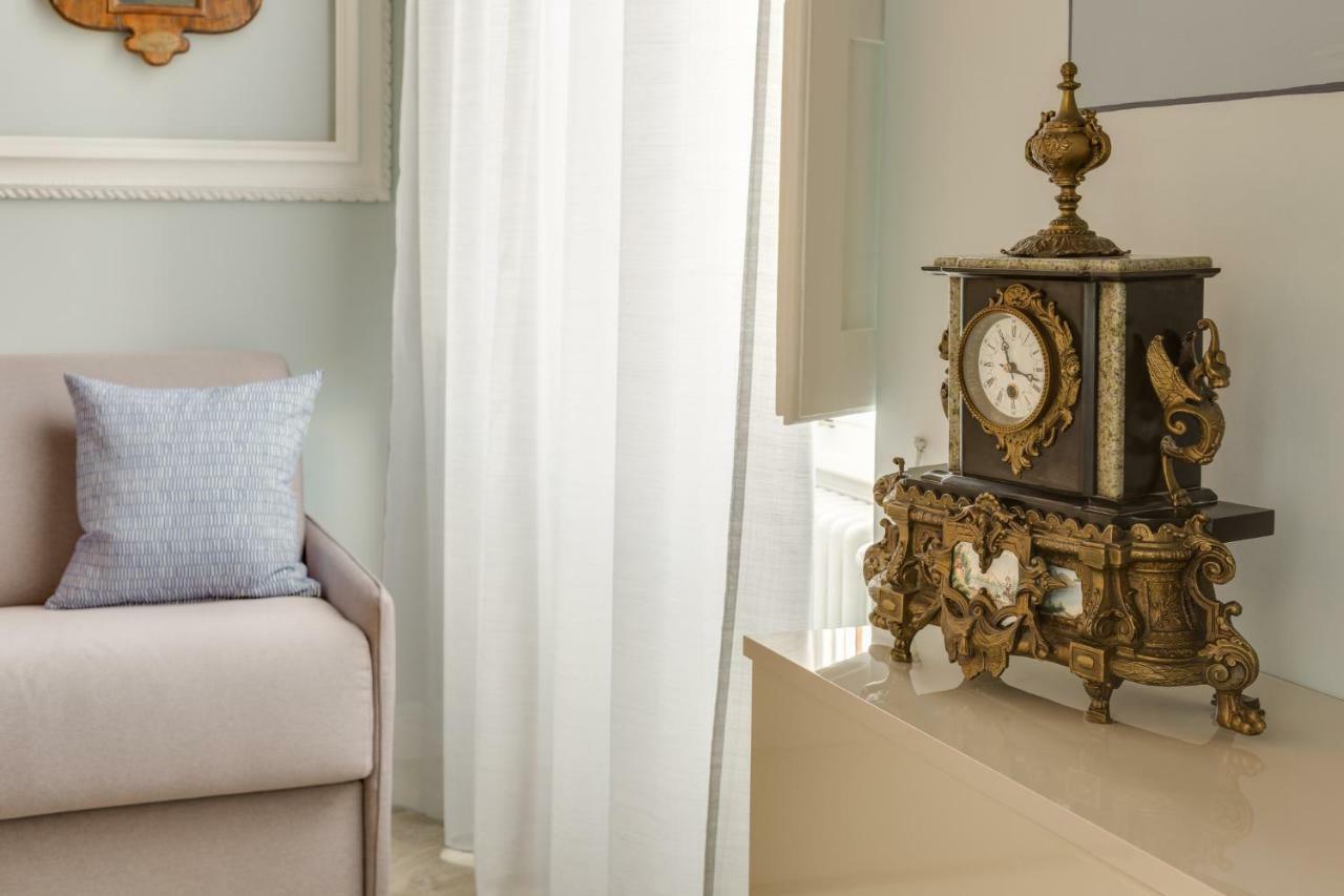 Cherubini Palace Thematic Apartment Firenze Bagian luar foto